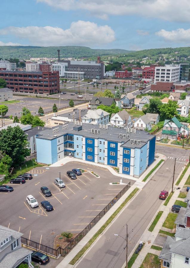 Grand Monarch! Best For Extended Stays! Johnson City Kültér fotó
